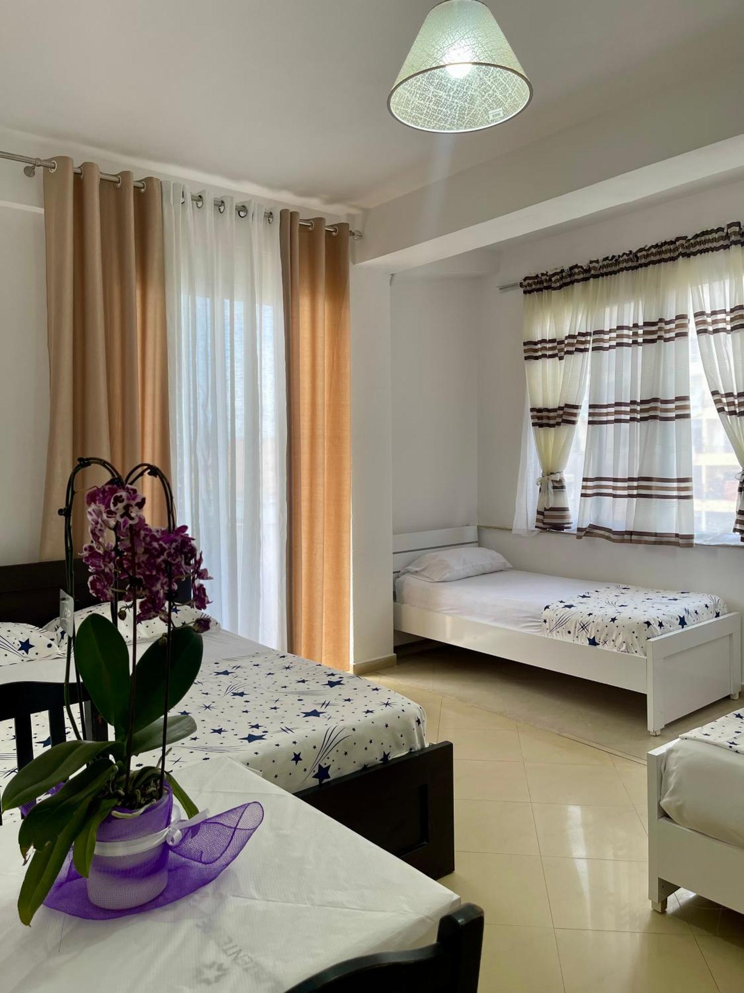 Marra'S Rooms Дуррес Экстерьер фото